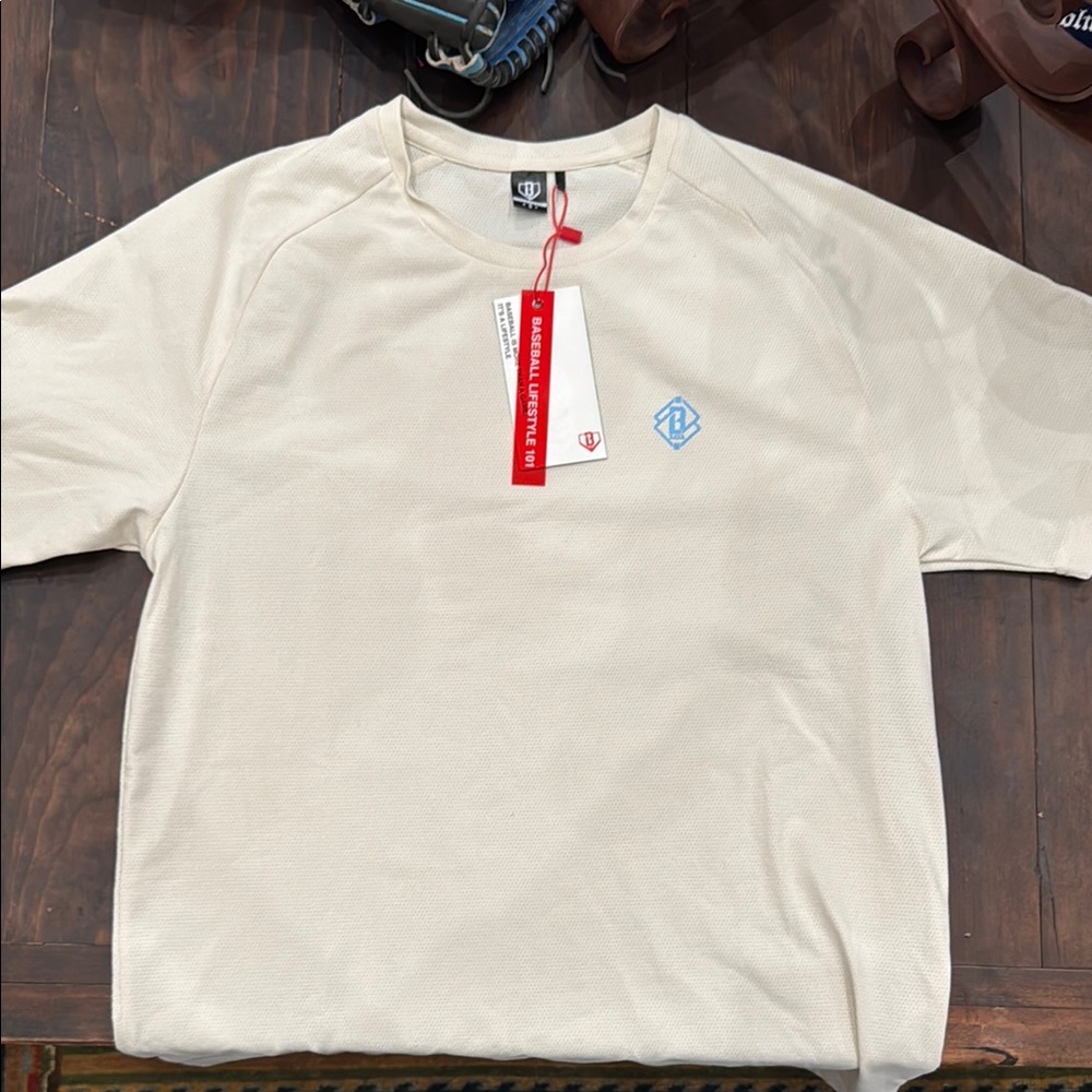 Baseball lifestyle 101 new with tags men’s Cream T-Shirt with Blue Logo